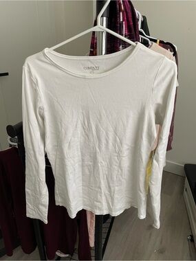 33 Ellen Tracy White Long Sleeve Crewneck Top
